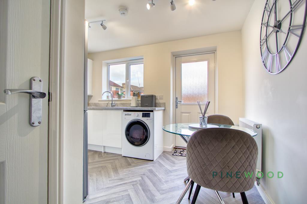KITCHEN / DINER