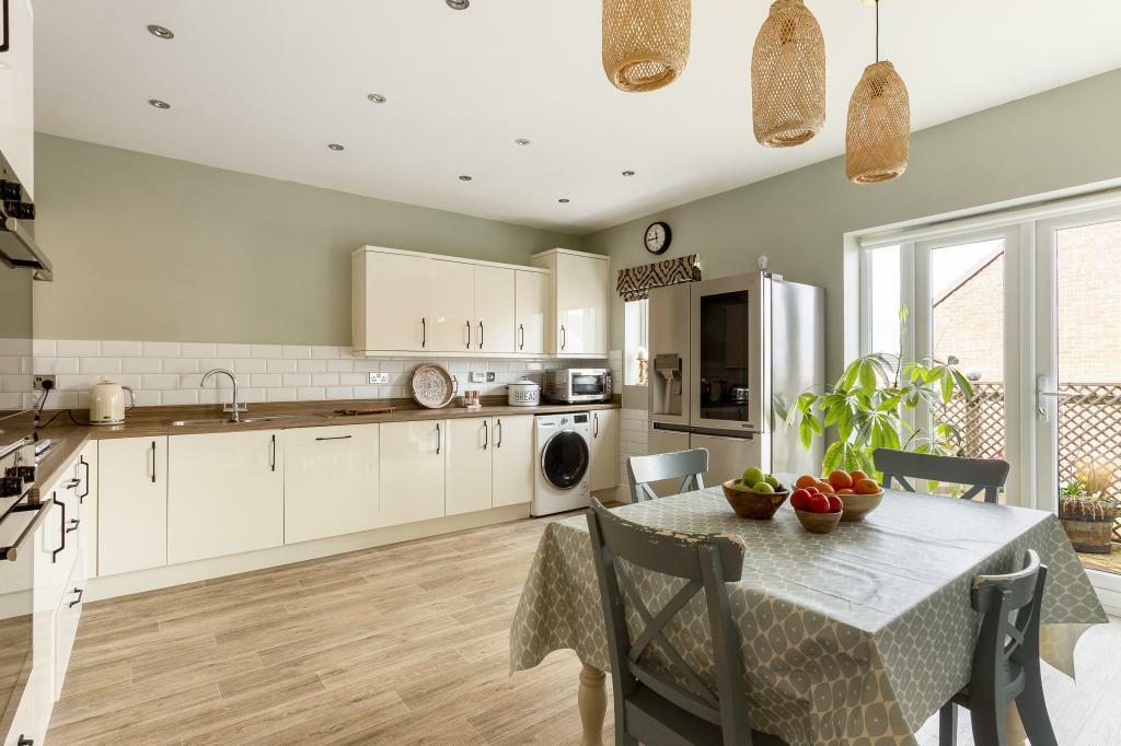 19 Fairford Road 314038 (8).jpg