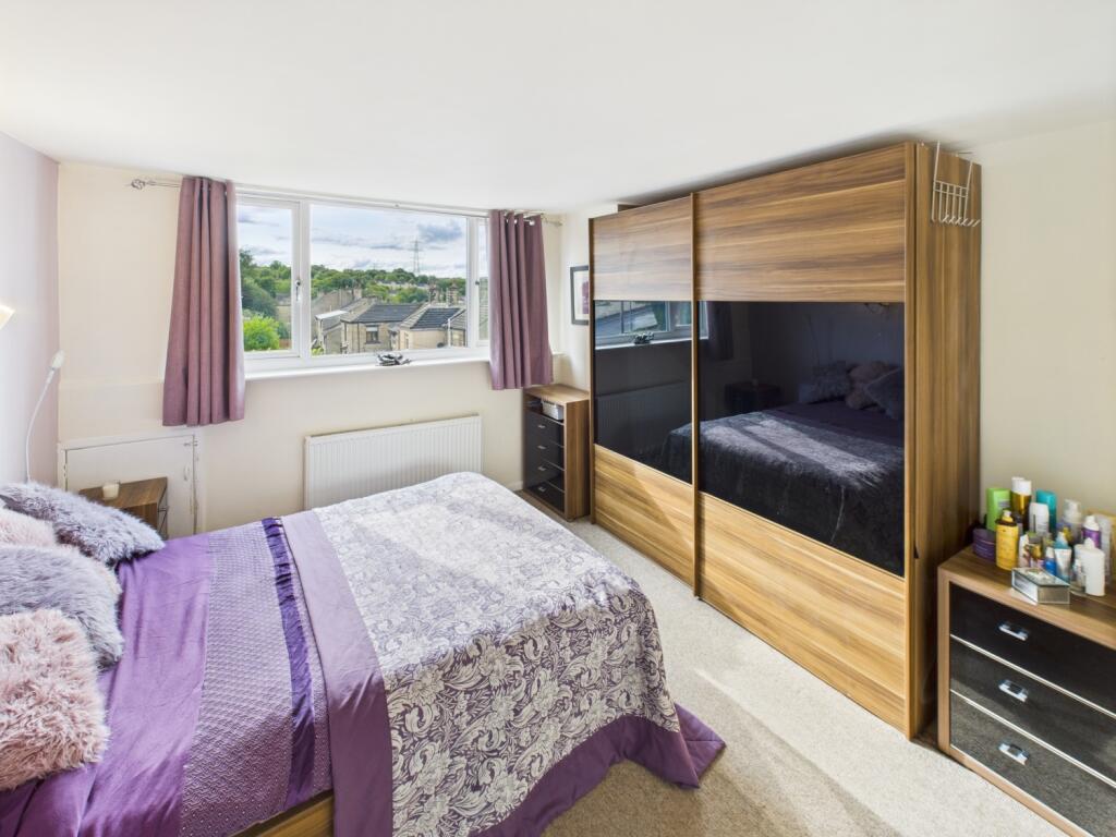 CAM04233G0-PR0021-STILL045