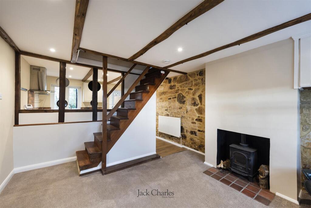 4 Stone Cottages, TN3 8LF 003.jpg