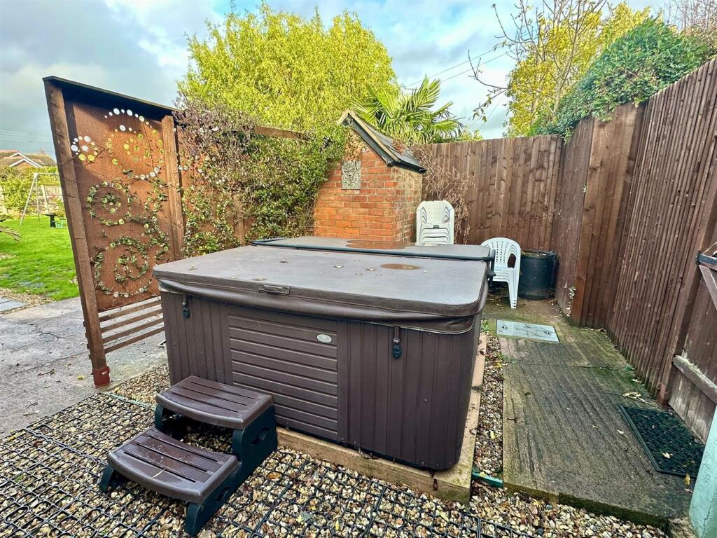 WhatsApp Image 2025-10-31 at 12.18.12_ecaa2679.jpg