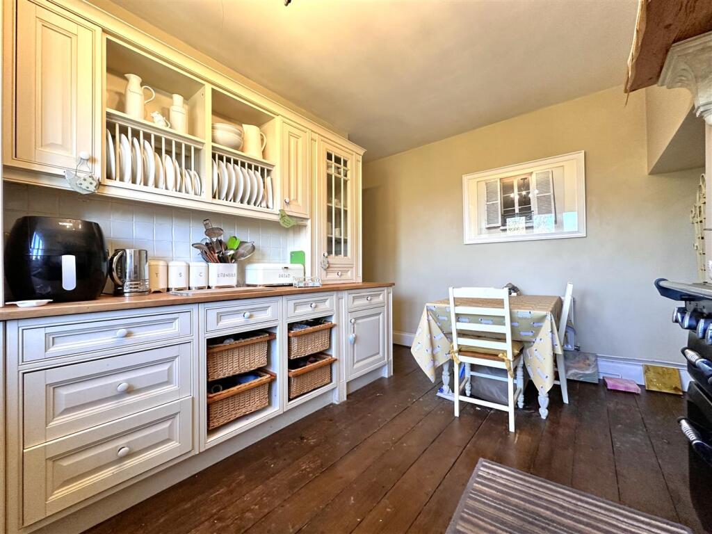 Dining Area 664
