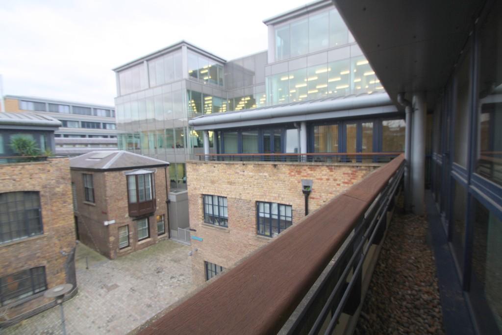 Balcony / Courtyard 