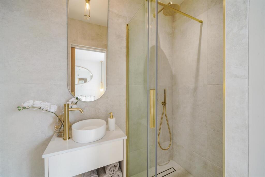 Flat 7, Pristine House - RttiauAjC2JcOVtRHA8I.jpg