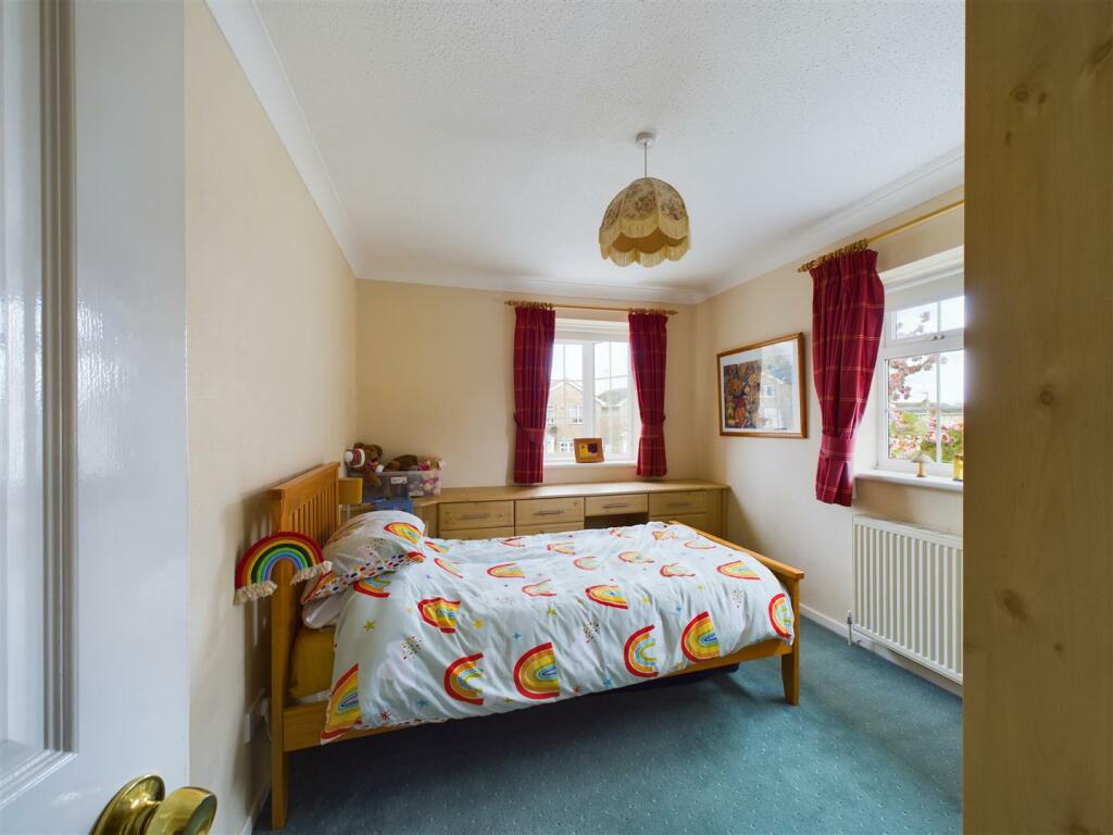 BEDROOM 4