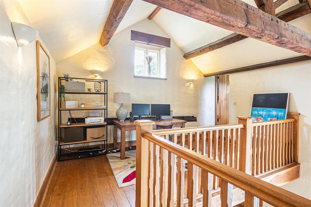 Galleried landing