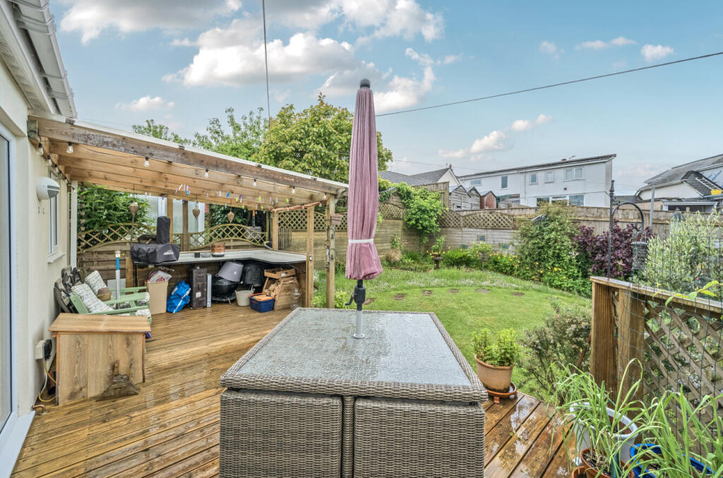 1295315-2-682da26...