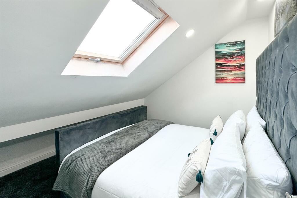 Staycasa Accommodation Manchester Carrill  2024AUG