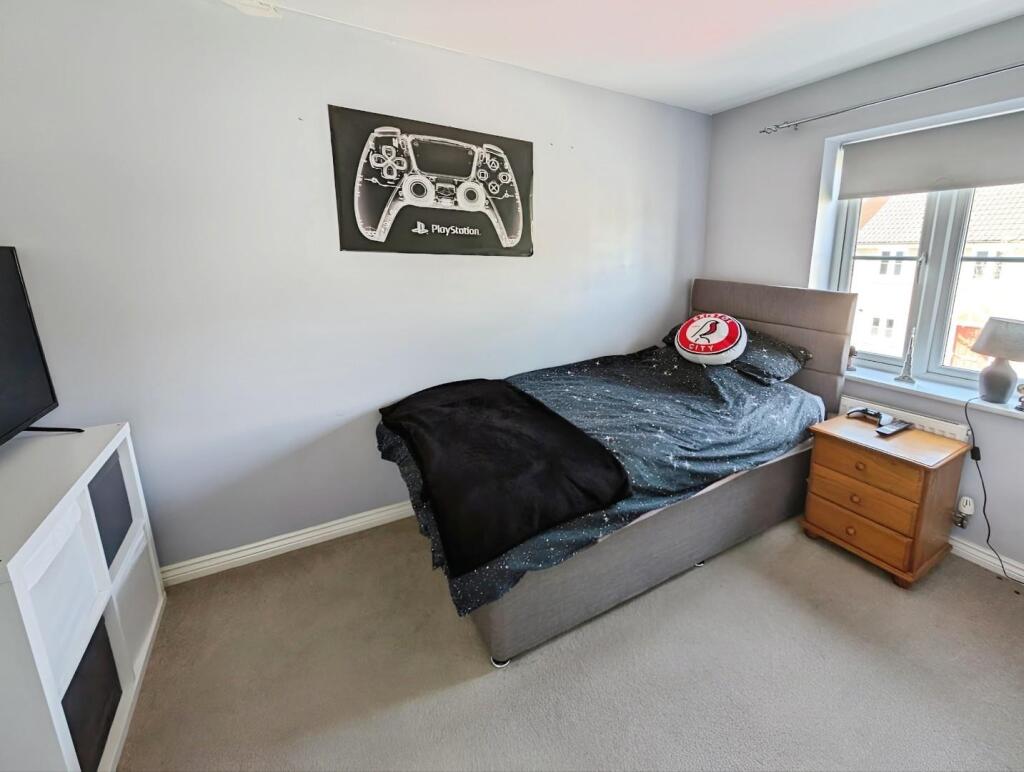 eb8ed276-BED 203.jpg