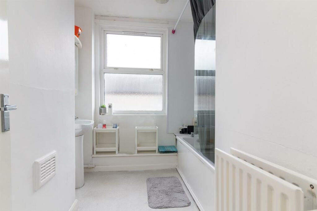 Chippendale - Bathroom.jpg