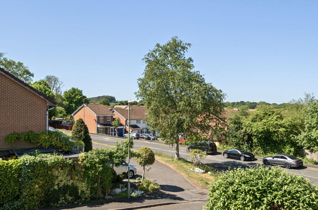 1295445-17-682713...