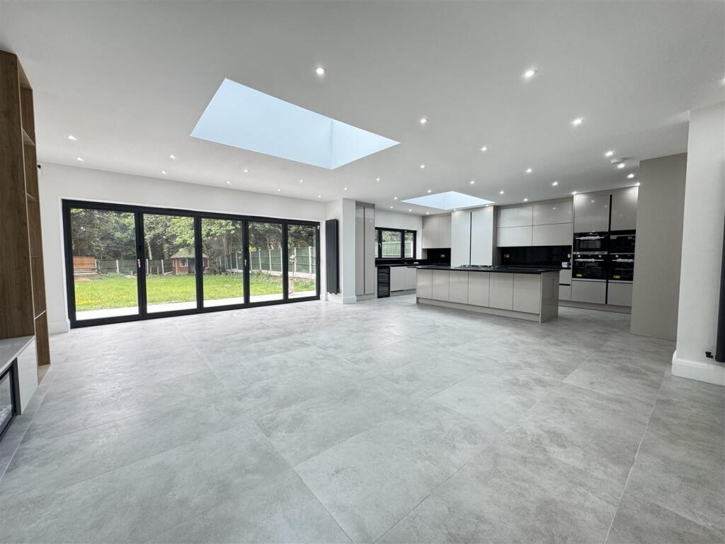 IMG_8873 (Large).JPG