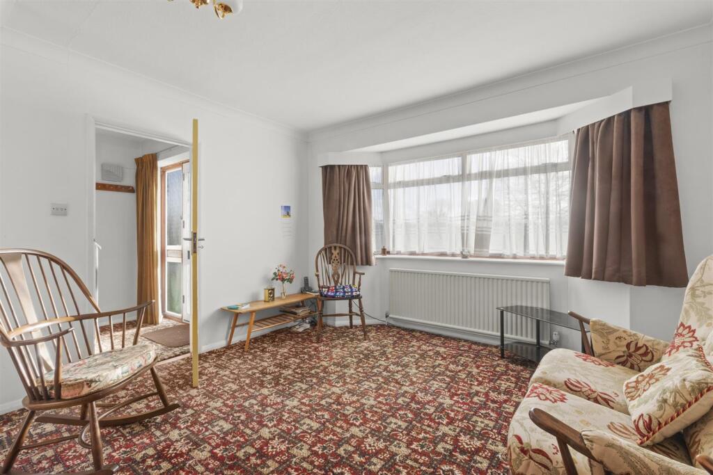 90 Main Rd, HP14 4QA-3.jpg