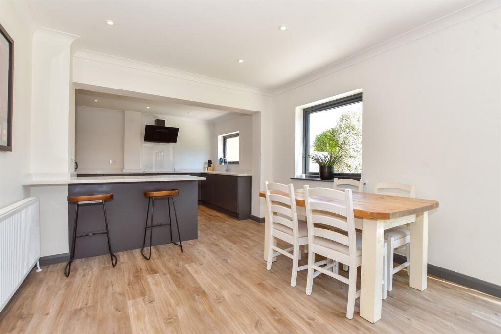 Kitchen/ Lounge/ Diner