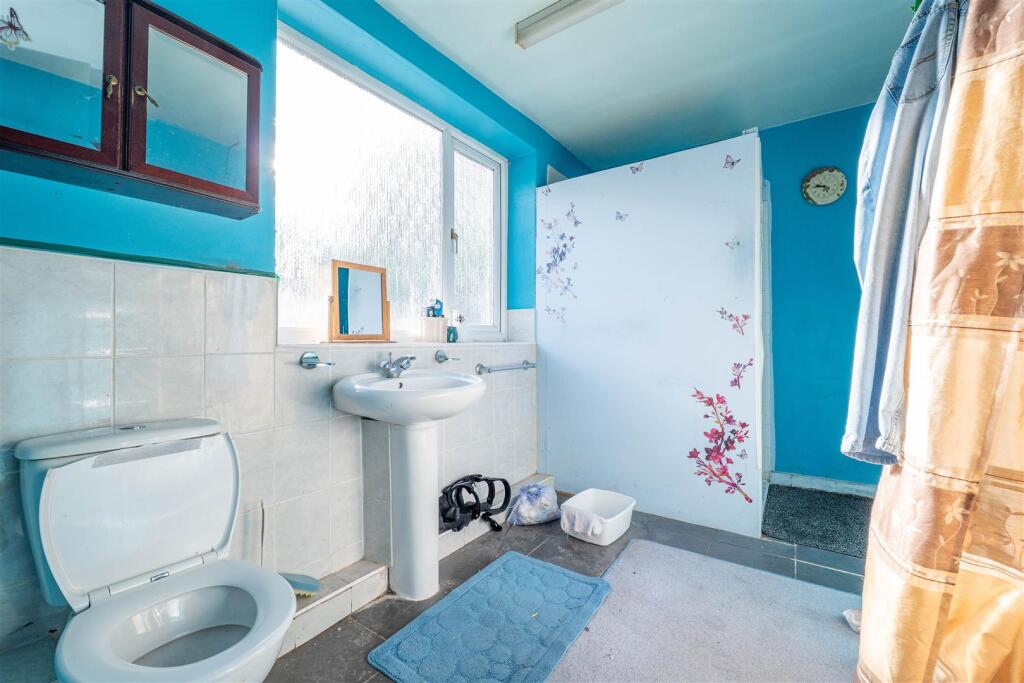 Family Shower Room