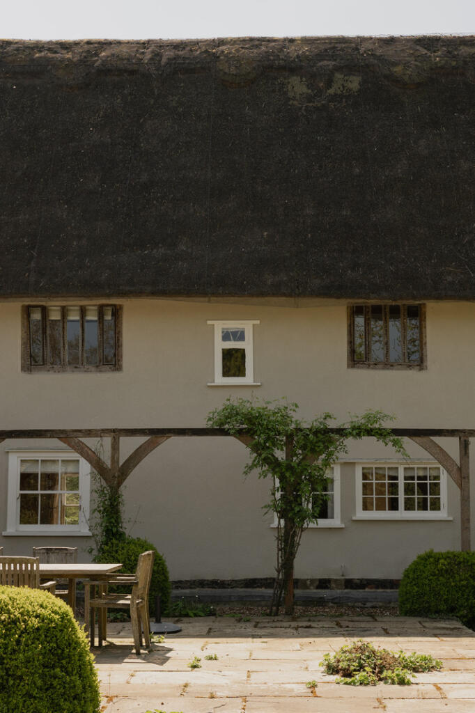 280871 - Nine Elms, Ringshall (exteriors)-3-2.jpg