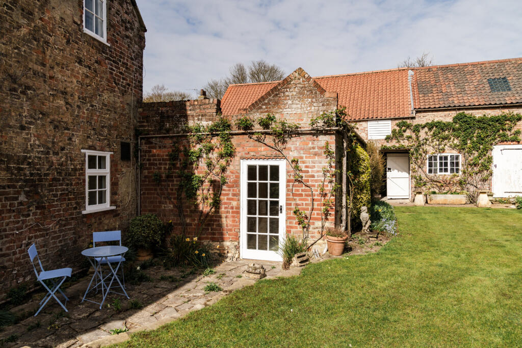 273132 - The Cottage 134.jpg