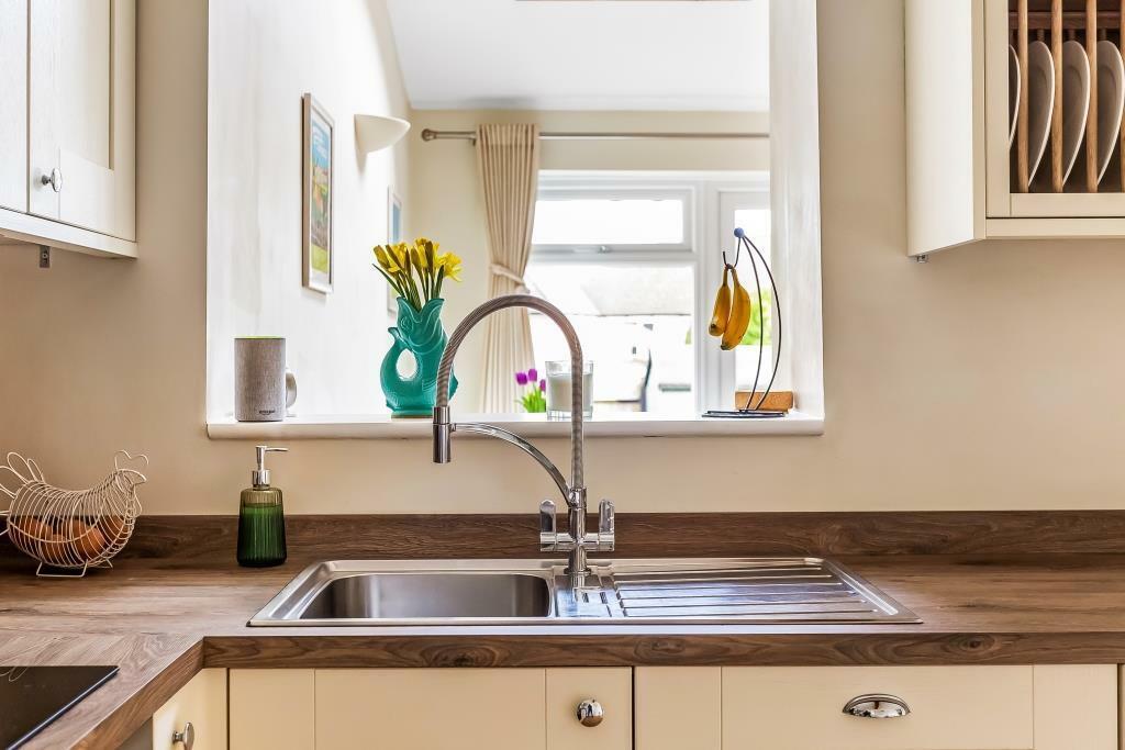 Kitchen sink lifestyle.jpg