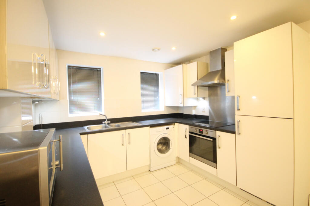 Two bedroom flat to rent quiet cul-de-sac road
