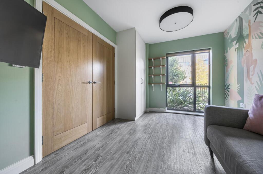 1357526-17-68cd286c915ff-ARW .jpg