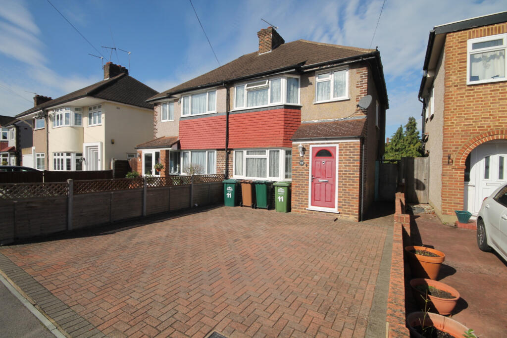 Charming three bedroom semi-detached house with g