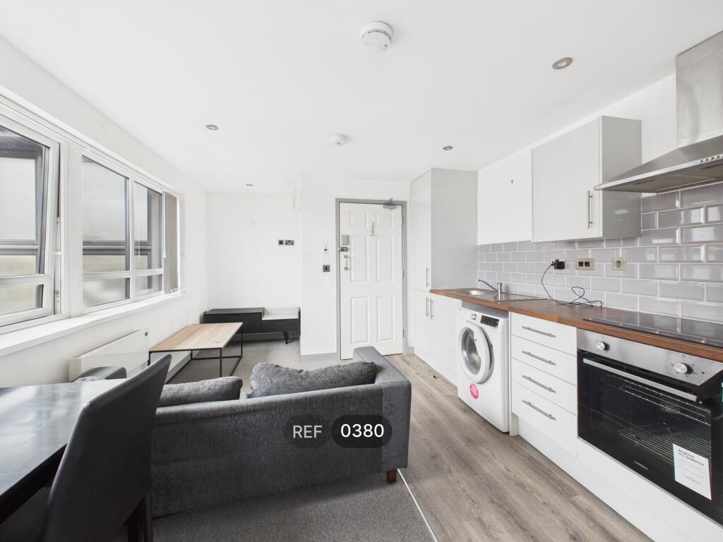 Kitchen / Living room