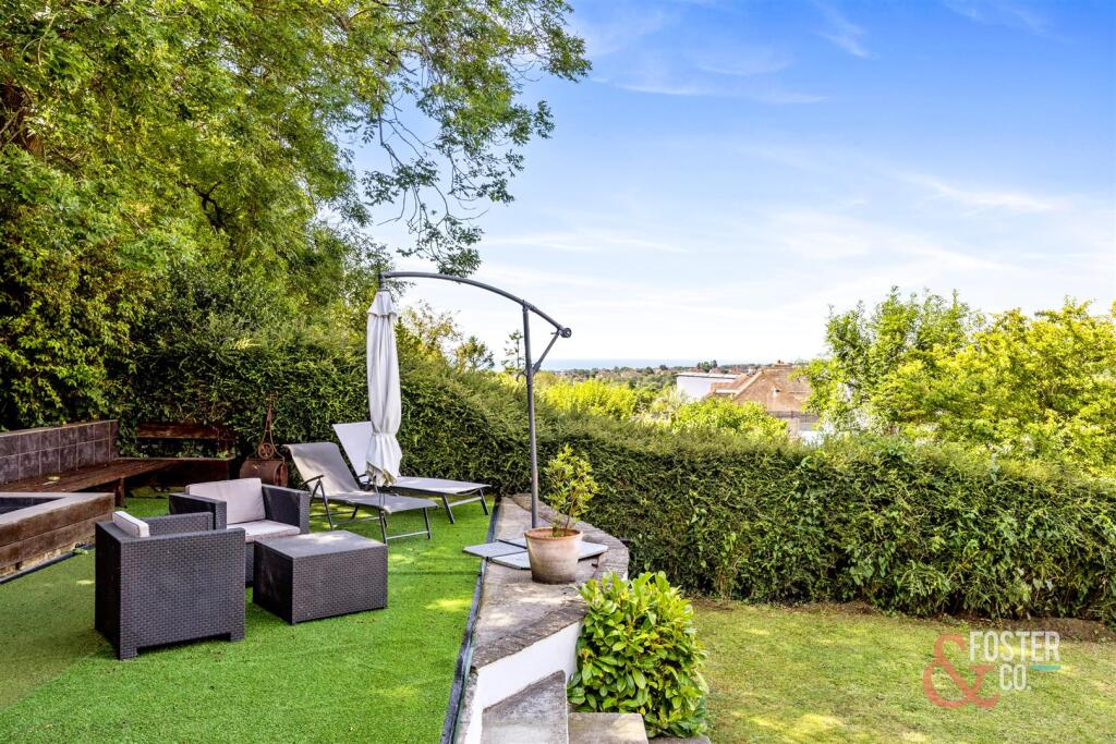 Hill Drive, 25-023.JPG