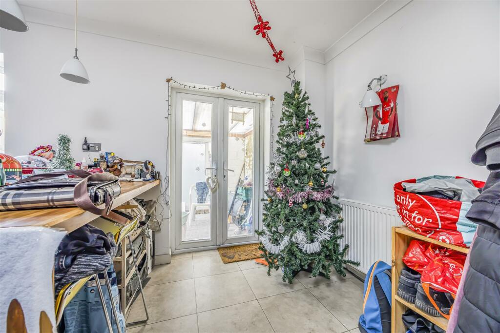 6 Hemlock Road, Waterlooville-PorticoMarketing-Nex