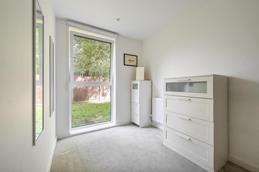 Lena Kennedy Close, E4