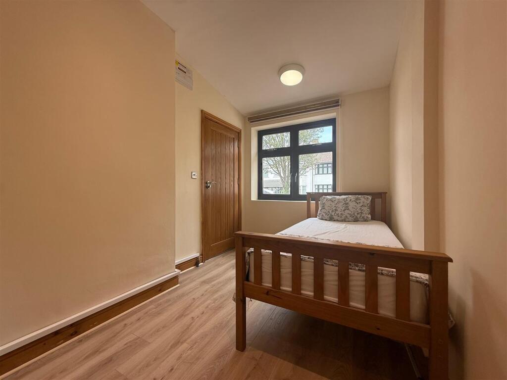 Living Room / Bedroom