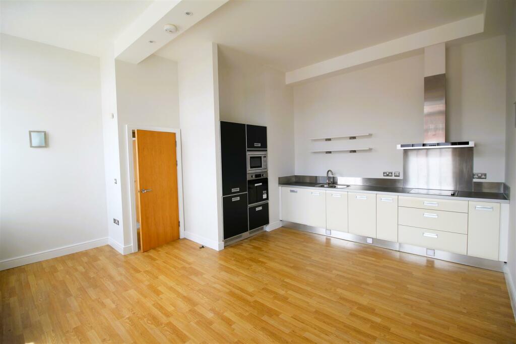 Kitchen/Lounge