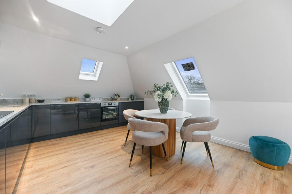 RCREA- SFF- 34 woodfield road- kitchen 1 (1).jpg