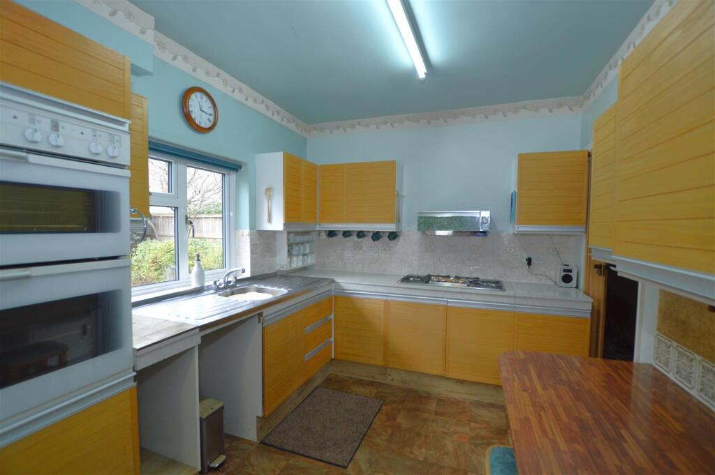 100 Redway Drive kitchen.JPG