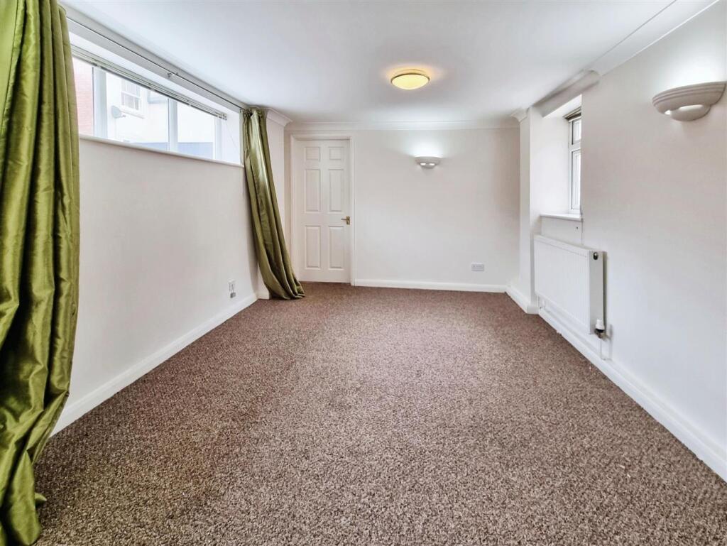 primechoiceproperties.co.uk-The-Mews-Rushden-LR.jp