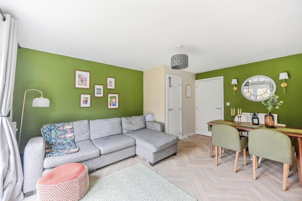 32woodlarkway-11.jpg