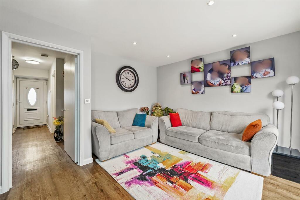 18 Eton Avenue - iTe8u2xZfz9qg8Bz32l2.jpg