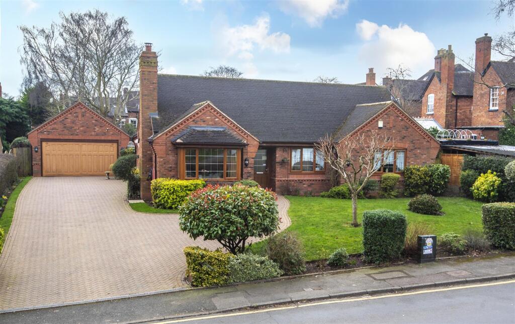 Front External 3.jpg