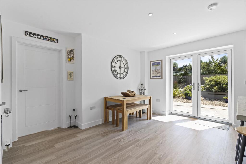 Spacious High Specification Kitchen
