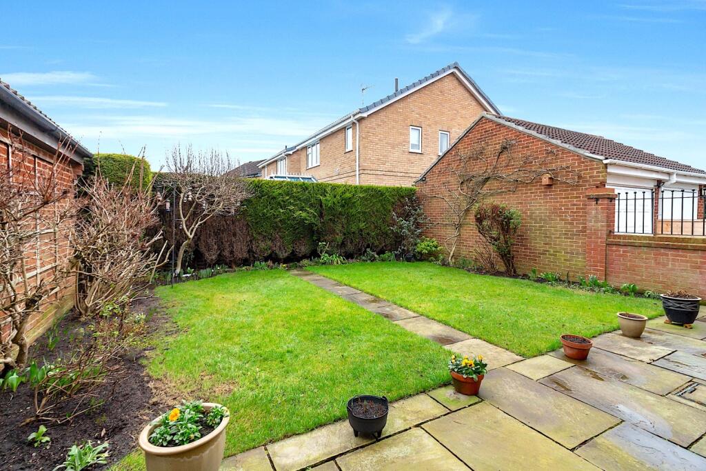 3 Birkdale Grove - Garden