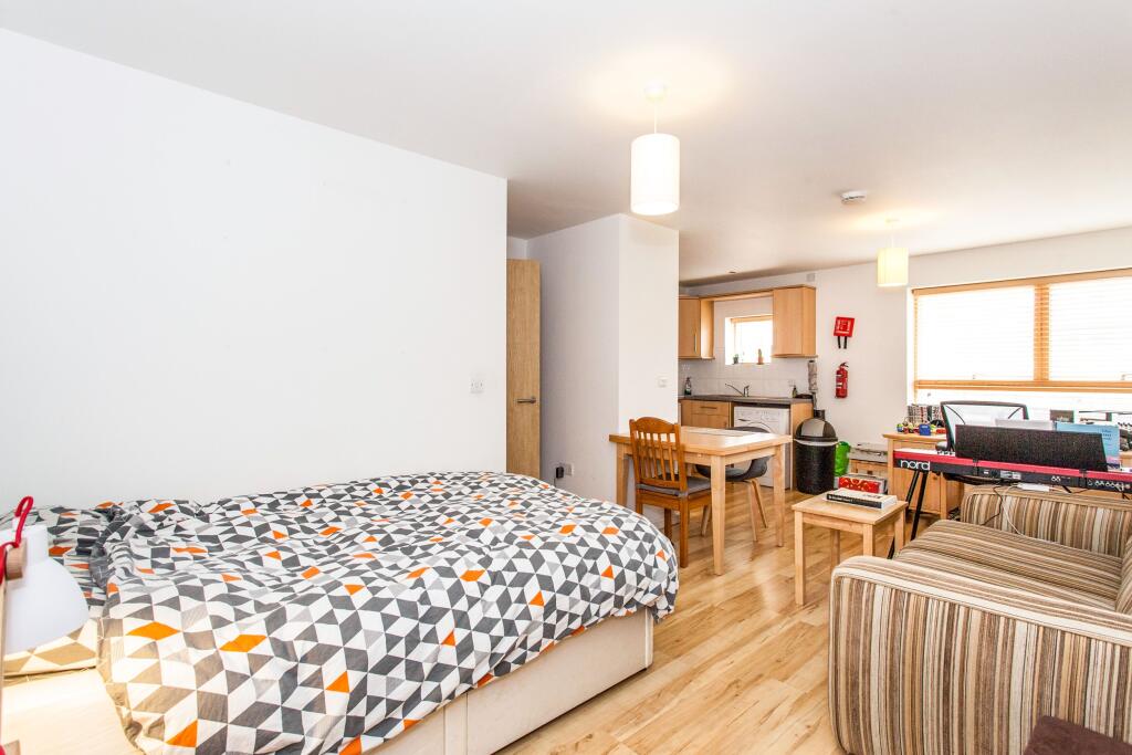 6efffcf9-ee46-4c8e-b