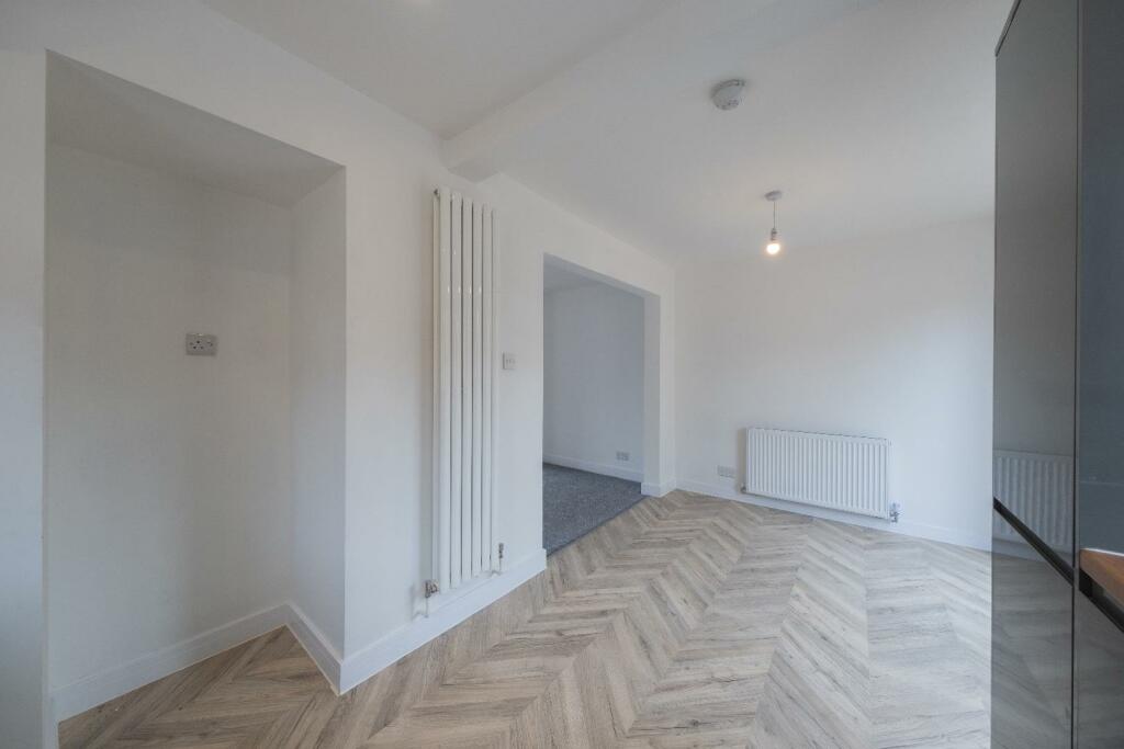 23 Oathills Drive-003.jpg