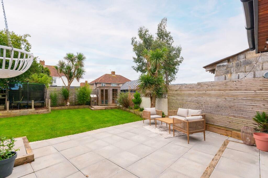 2D6CBH - External G.jpg