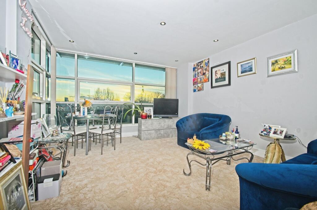 Living/Dining Area