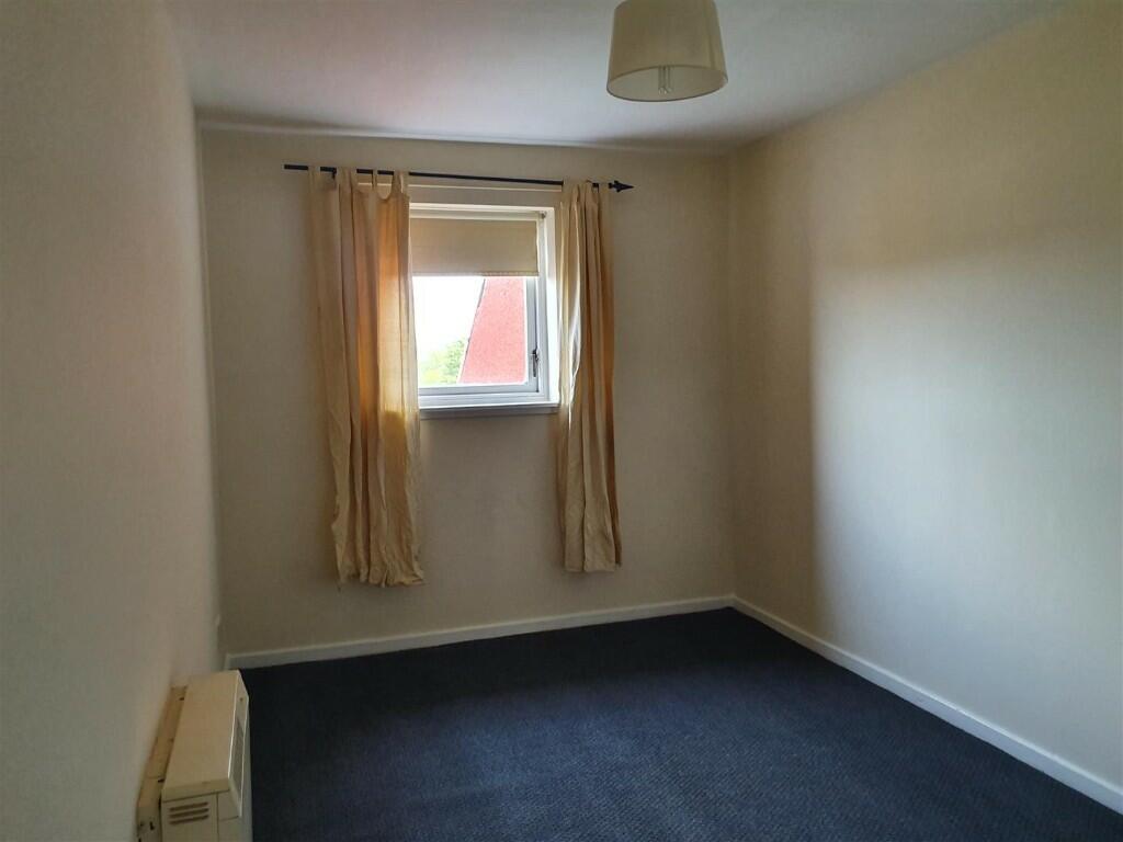 19 - Bedroom