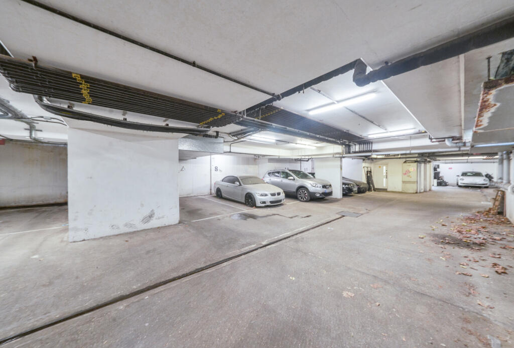 1306575-4-684ab01...