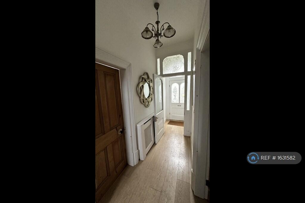Entrance/Hallway