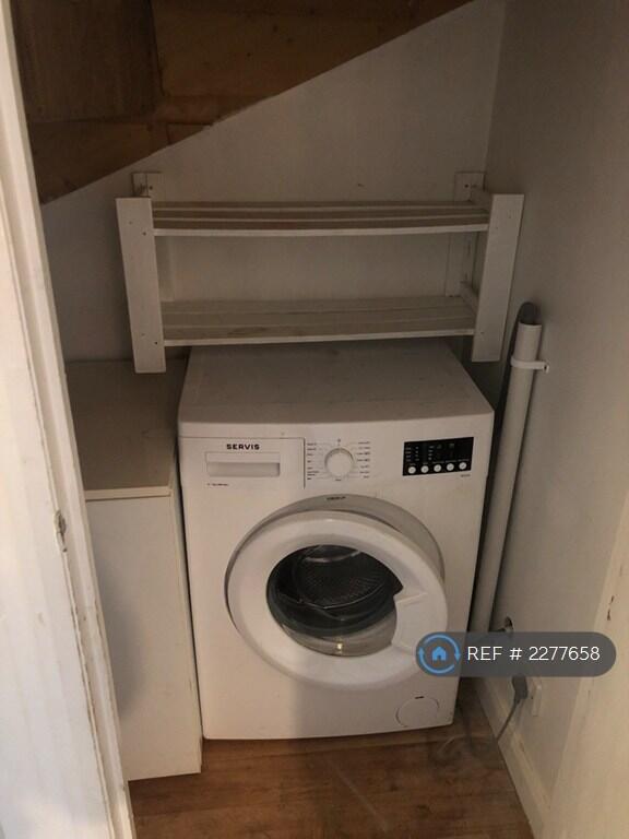 Under Stairs Cupboard With Washing Machine