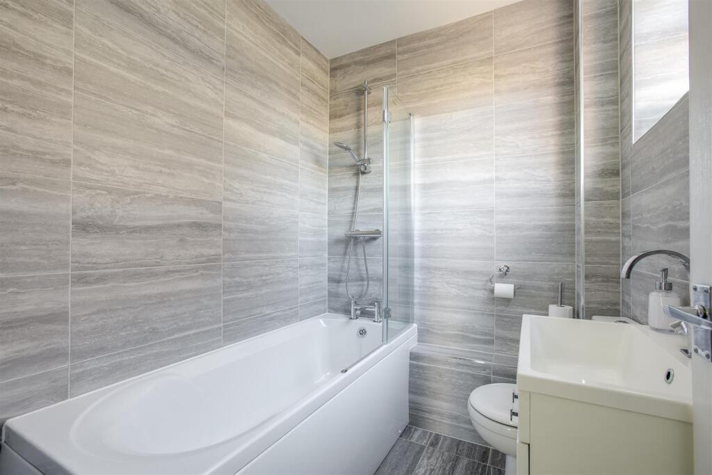 3 Jubilee Road, HP13 5TP-13.jpg