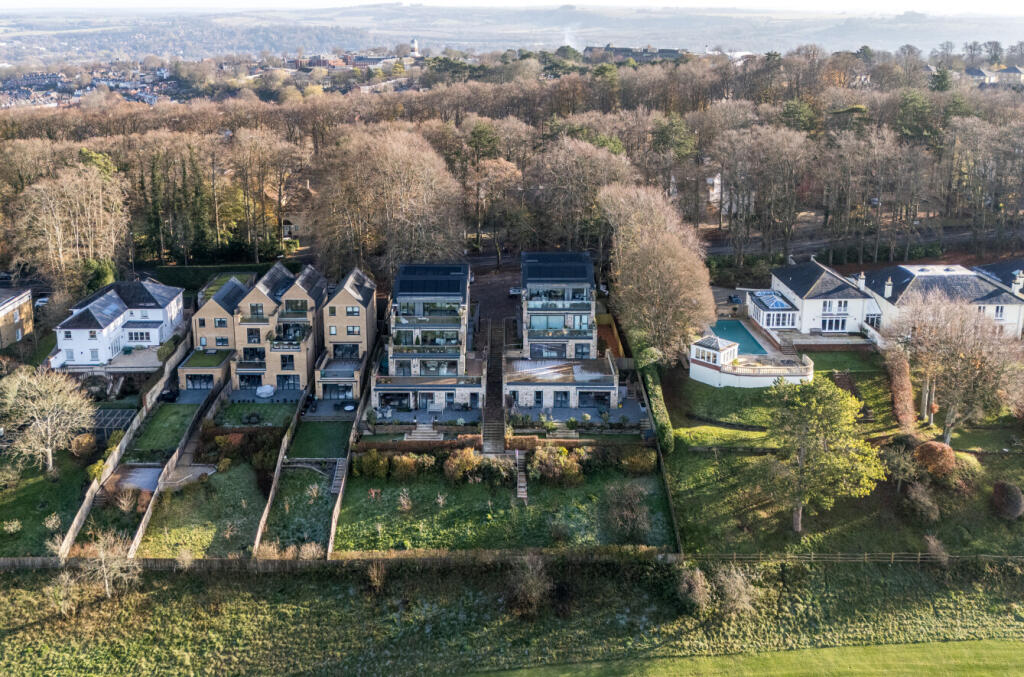 1385020-4-69270e4...