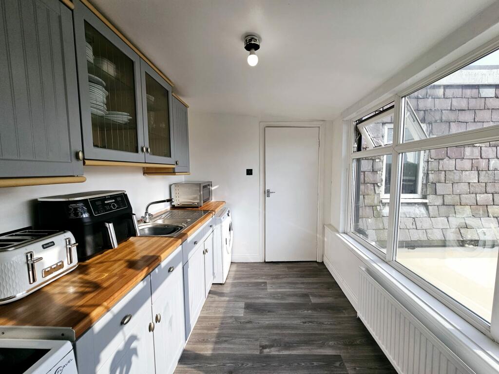 404f4a43-875c-4d97-89e6-ebf5dc0a789a